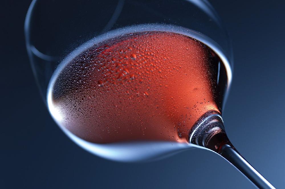 Jak odpowiednio degustować wino?